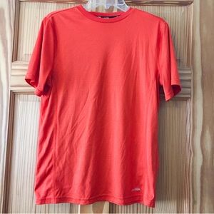 ⭐️ Lightly used boys Tek Gear Dry Tek T-shirt